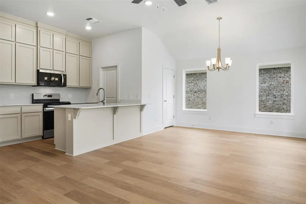 Photo 6 — 260 Woodrock Street, Harrah, OK 73045