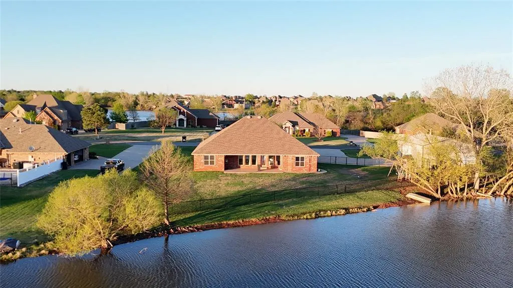Photo 6 — 4700 Southcreek Road, Moore, OK 73165