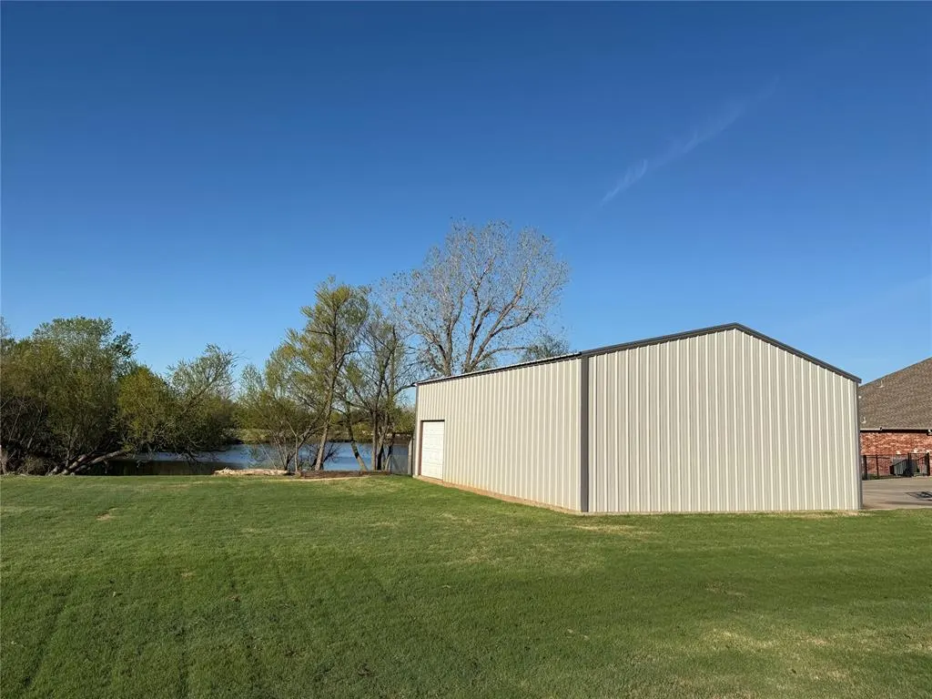 Photo 8 — 4700 Southcreek Road, Moore, OK 73165