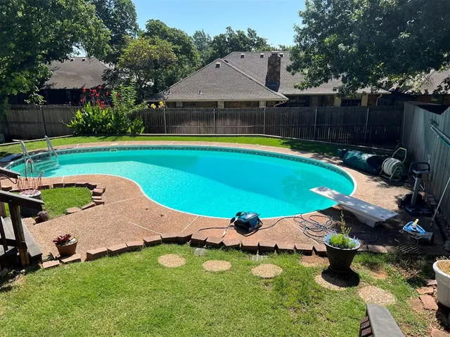 Photo 2 — 912 Carfax Road, Edmond, OK 73034
