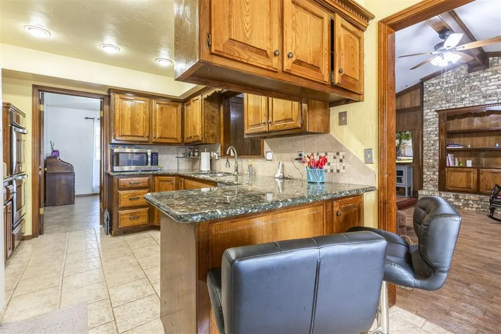 Photo 7 — 912 Carfax Road, Edmond, OK 73034