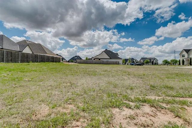 Photo 5 — 3002 Isabella Road, Norman, OK 73072