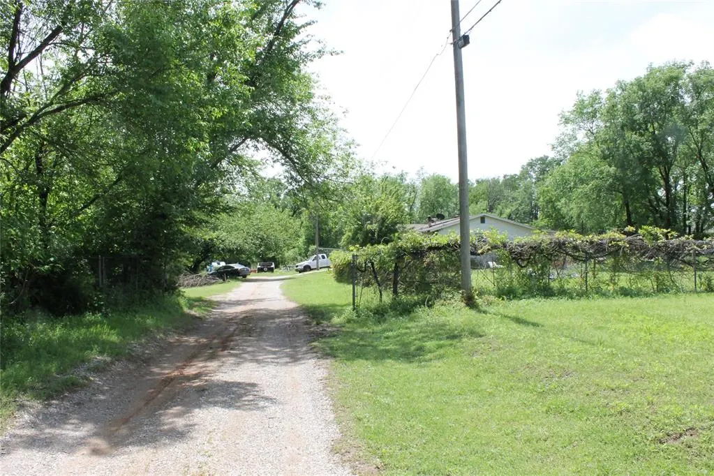 Photo 3 — 1022 W Oakland Street, Shawnee, OK 74801