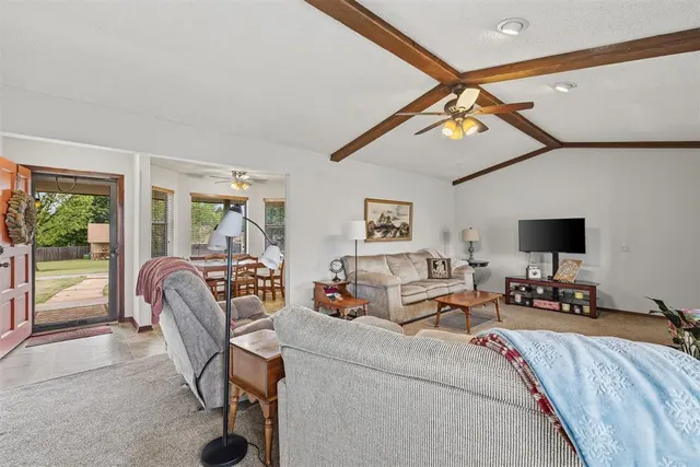 Photo 5 — 824 N Madison Avenue, Blanchard, OK 73010