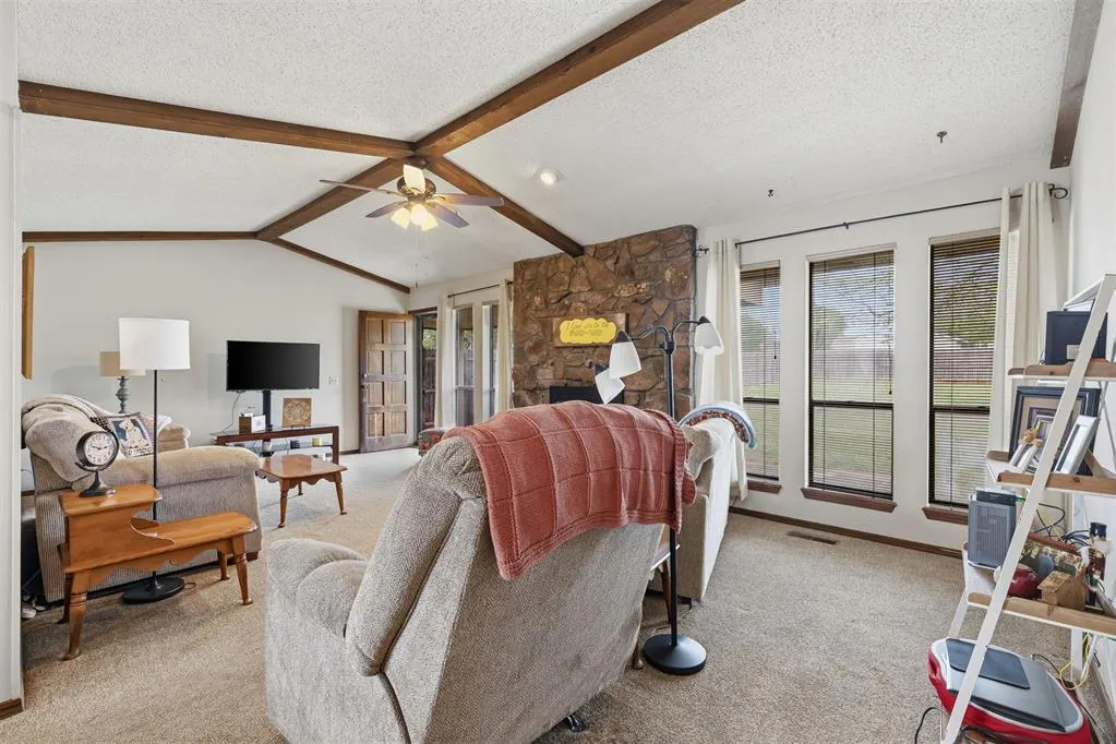 Photo 6 — 824 N Madison Avenue, Blanchard, OK 73010