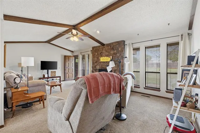Photo 6 — 824 N Madison Avenue, Blanchard, OK 73010