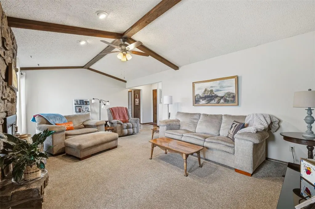 Photo 9 — 824 N Madison Avenue, Blanchard, OK 73010