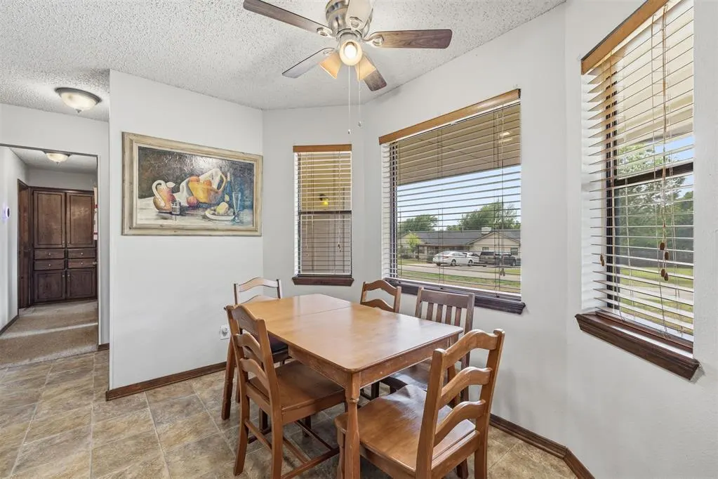 Photo 10 — 824 N Madison Avenue, Blanchard, OK 73010