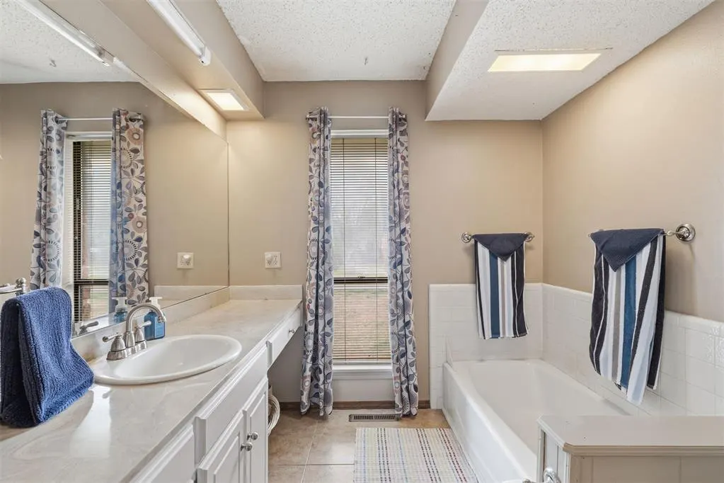 Photo 19 — 824 N Madison Avenue, Blanchard, OK 73010