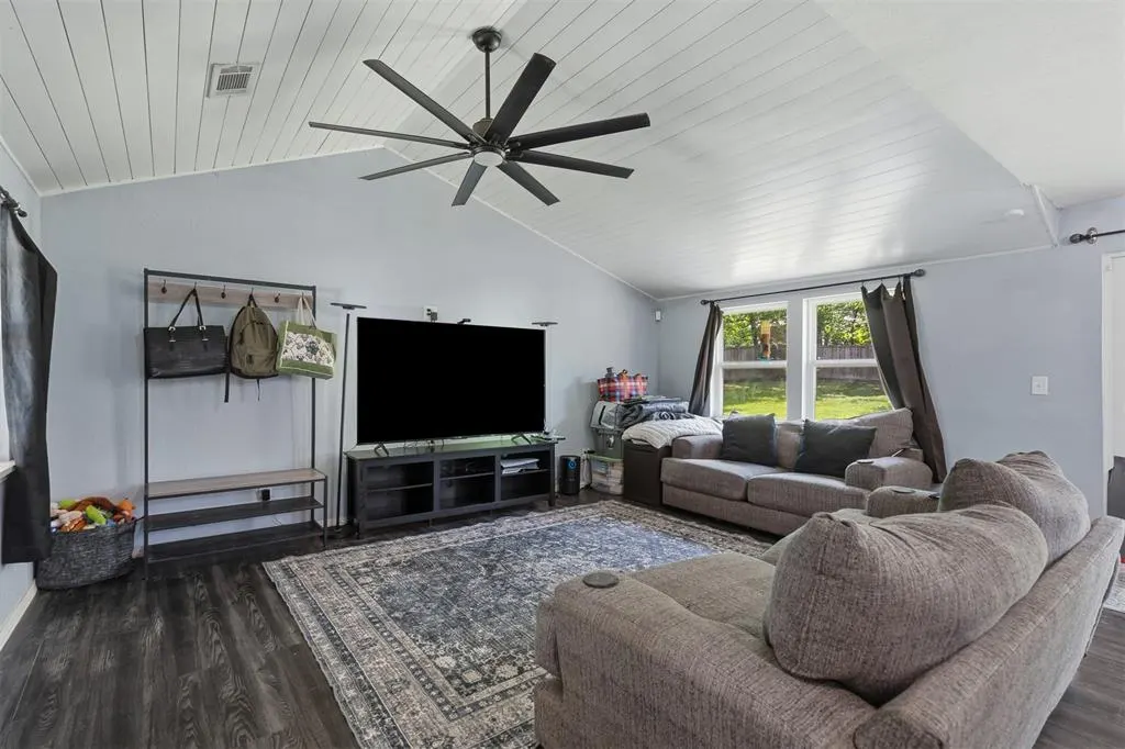 Photo 2 — 313 S Montie Avenue, Pauls Valley, OK 73075