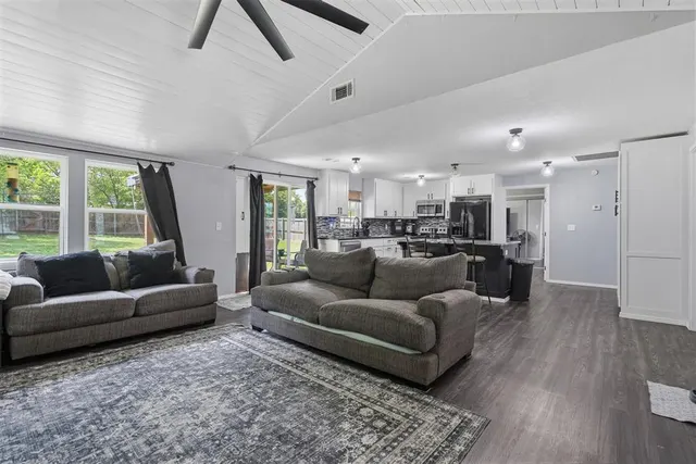 Photo 5 — 313 S Montie Avenue, Pauls Valley, OK 73075