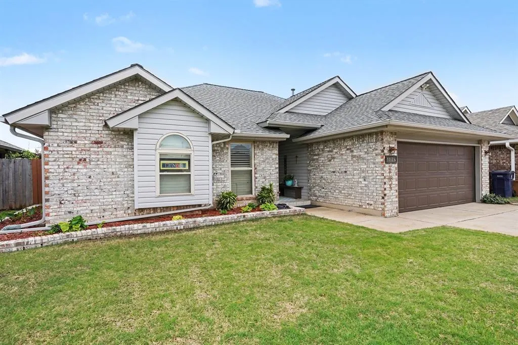 Photo 2 — 1124 SW 100th Street, Oklahoma City, OK 73139