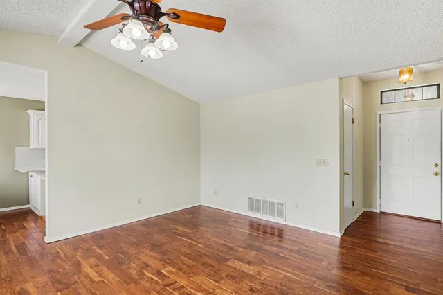 Photo 5 — 1124 SW 100th Street, Oklahoma City, OK 73139