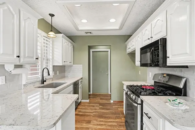 Photo 8 — 1124 SW 100th Street, Oklahoma City, OK 73139