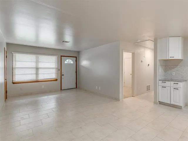 Photo 7 — 2001 N Washington Boulevard, Oklahoma City, OK 73121