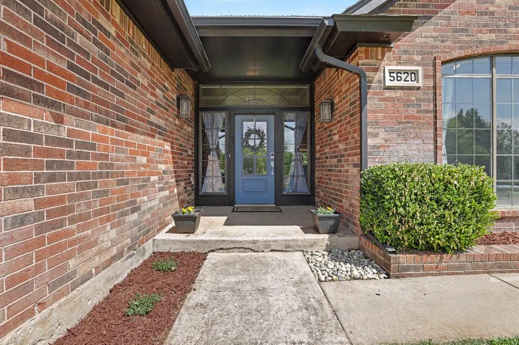 Photo 3 — 5620 valley Way, Oklahoma City, OK 73150