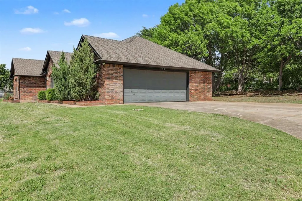 Photo 36 — 5620 valley Way, Oklahoma City, OK 73150