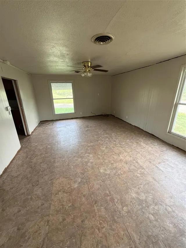 Photo 6 — 323 W 6th Street, Chandler, OK 74834