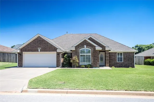Front exterior — 1828 Linwood, Weatherford, OK 73096