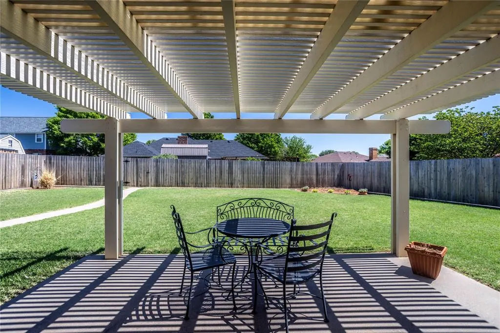 Photo 17 — 1828 Linwood, Weatherford, OK 73096