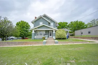 Sold home at 302 E Cherokee Street