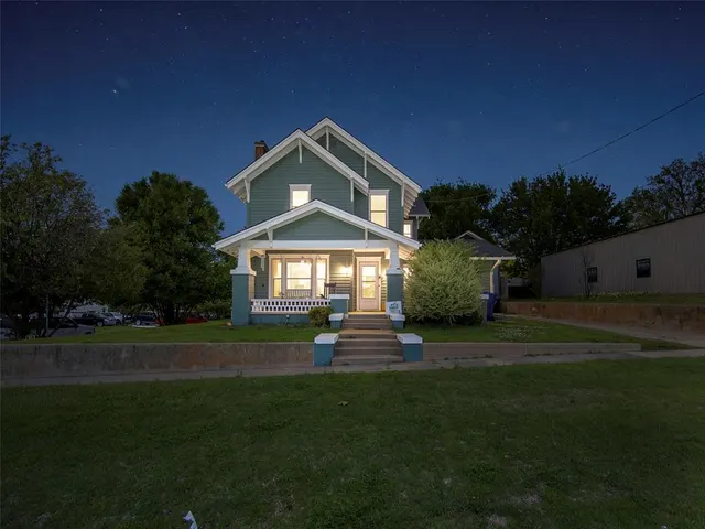 Photo 2 — 302 E Cherokee Street, Wynnewood, OK 73098