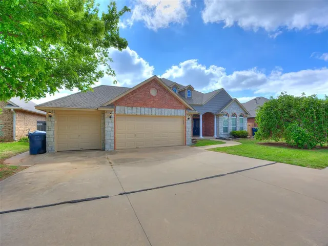 Photo 2 — 16108 Bravado Place, Edmond, OK 73013