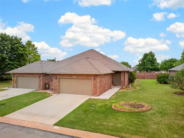 Front exterior — 2016 NW 160th Place, Edmond, OK 73013