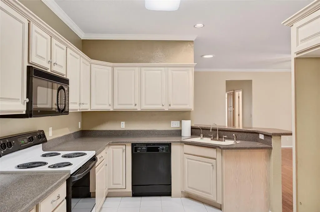 Photo 11 — 2016 NW 160th Place, Edmond, OK 73013