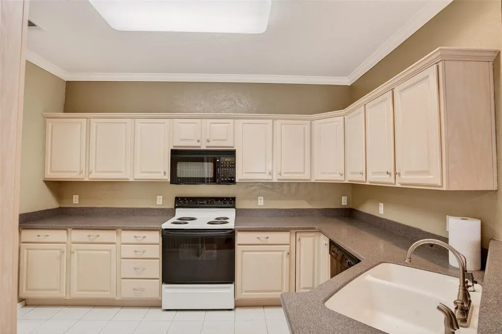 Photo 12 — 2016 NW 160th Place, Edmond, OK 73013