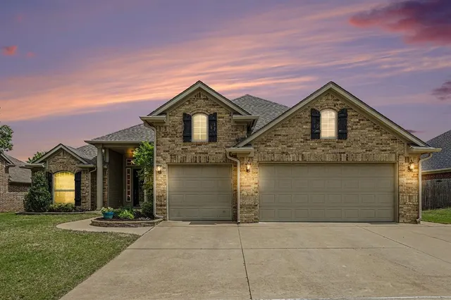 Front exterior — 18516 Mesa Road, Edmond, OK 73012