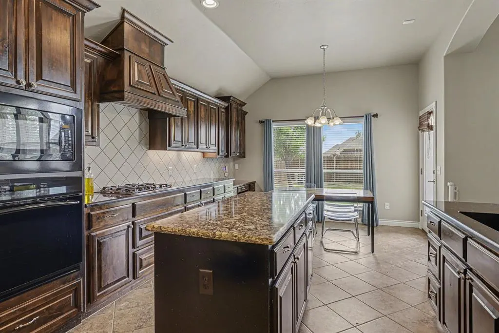 Photo 9 — 18516 Mesa Road, Edmond, OK 73012