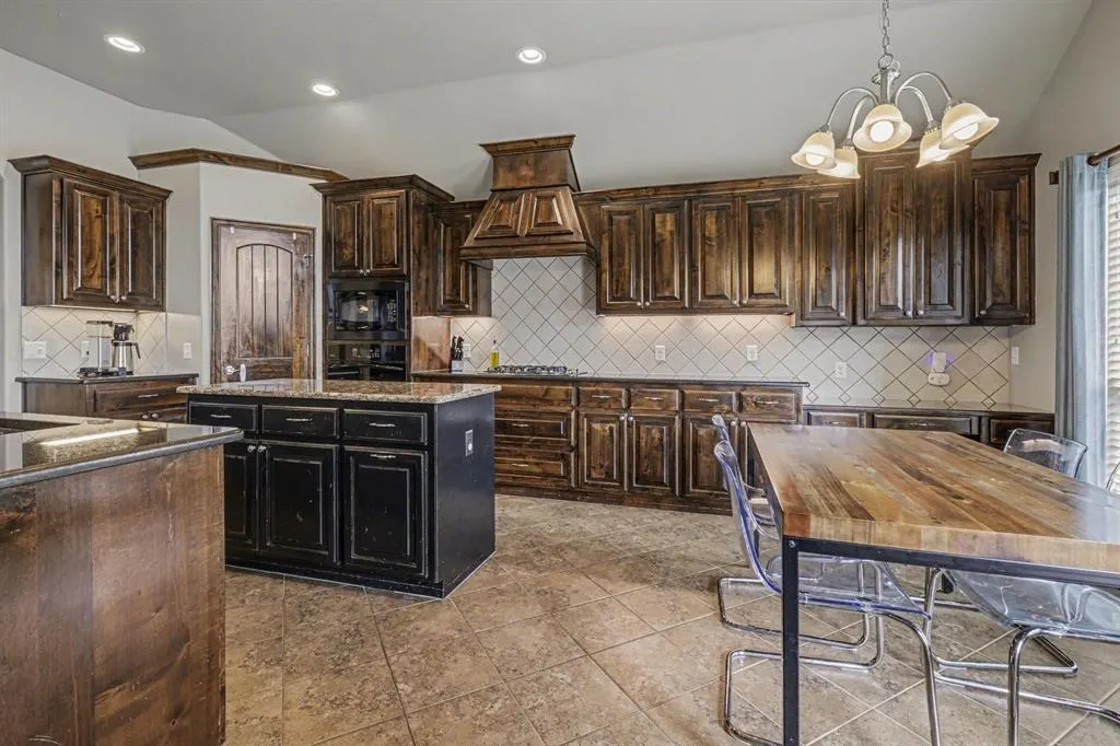 Photo 10 — 18516 Mesa Road, Edmond, OK 73012