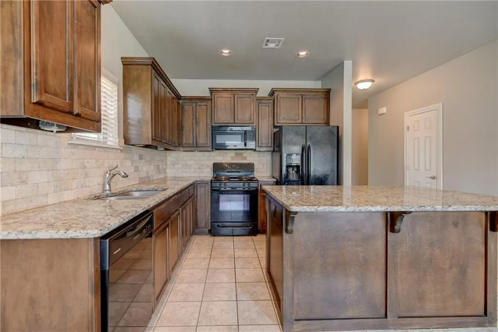 Photo 15 — 17620 Hampton Park Drive A + B, Edmond, OK 73012