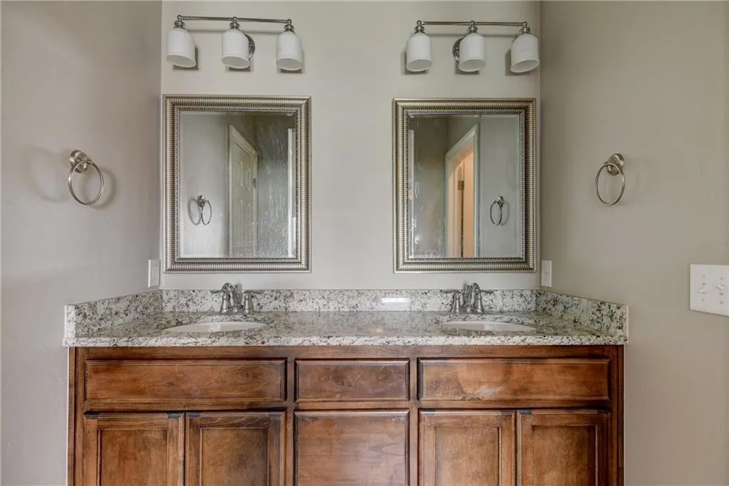 Photo 19 — 17620 Hampton Park Drive A + B, Edmond, OK 73012
