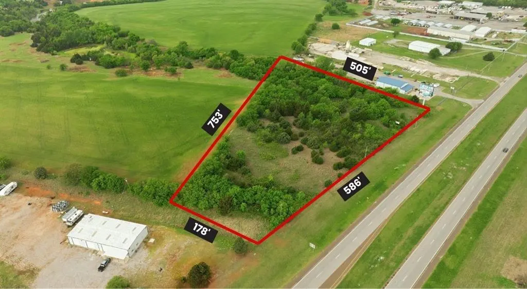 Front exterior — 090091656 Northwest Expressway, Piedmont, OK 73078