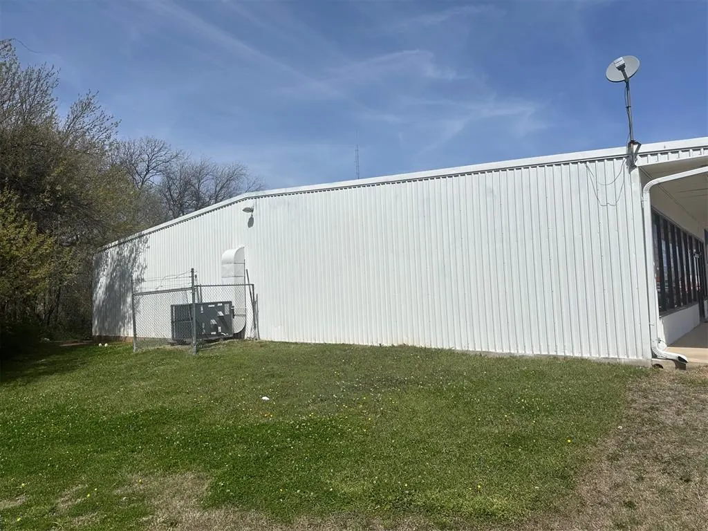Photo 7 — 1017 N Washington Street, Ardmore, OK 73401