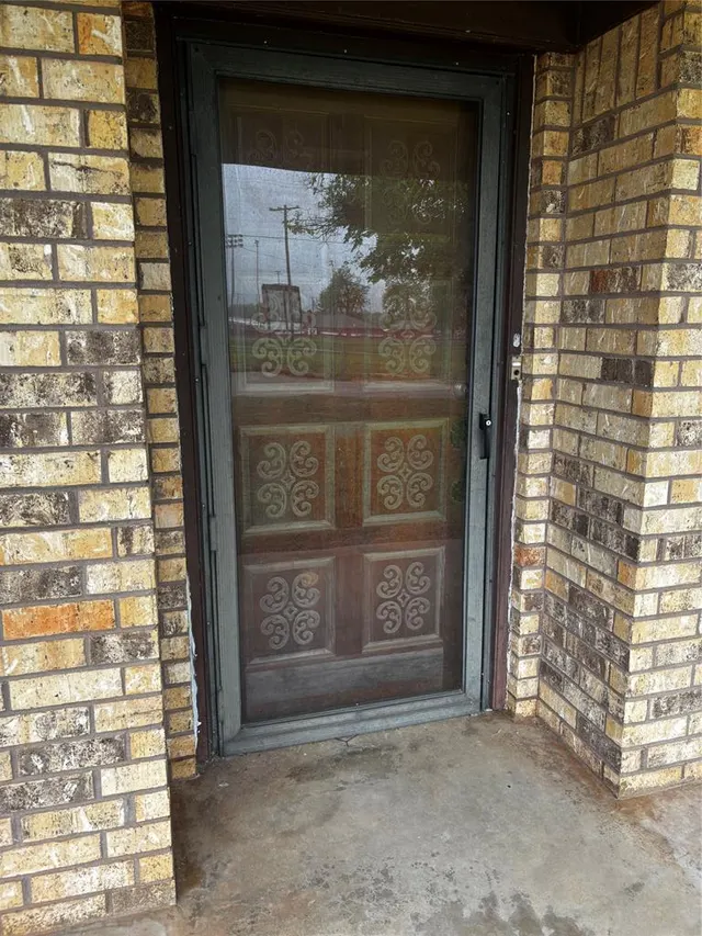 Photo 8 — 702 Valley View Drive, Maysville, OK 73057