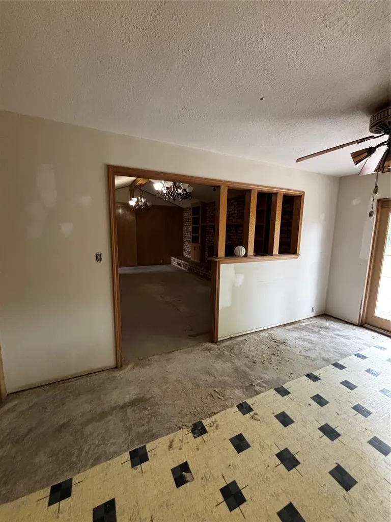 Photo 19 — 702 Valley View Drive, Maysville, OK 73057