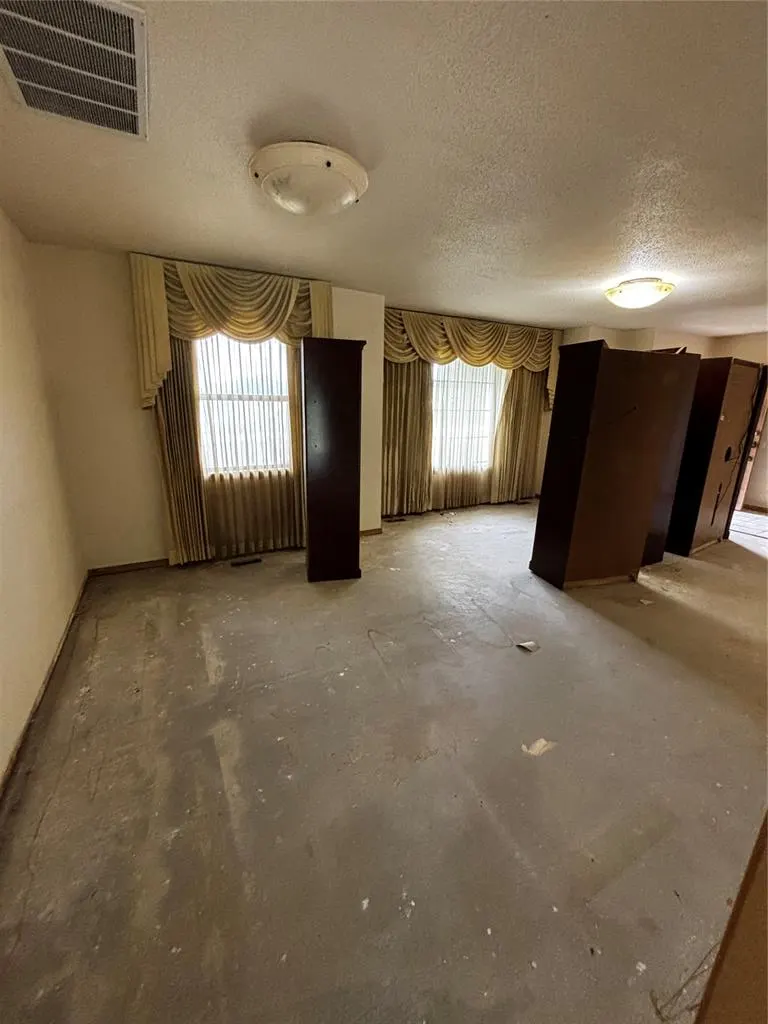 Photo 21 — 702 Valley View Drive, Maysville, OK 73057