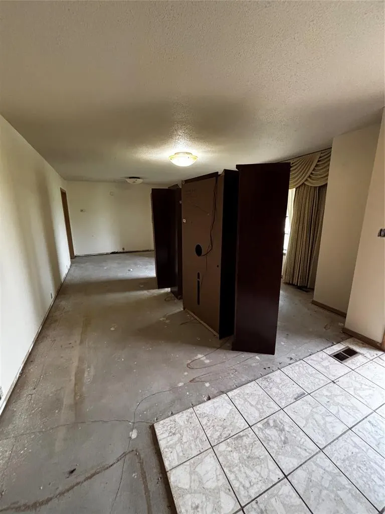 Photo 22 — 702 Valley View Drive, Maysville, OK 73057