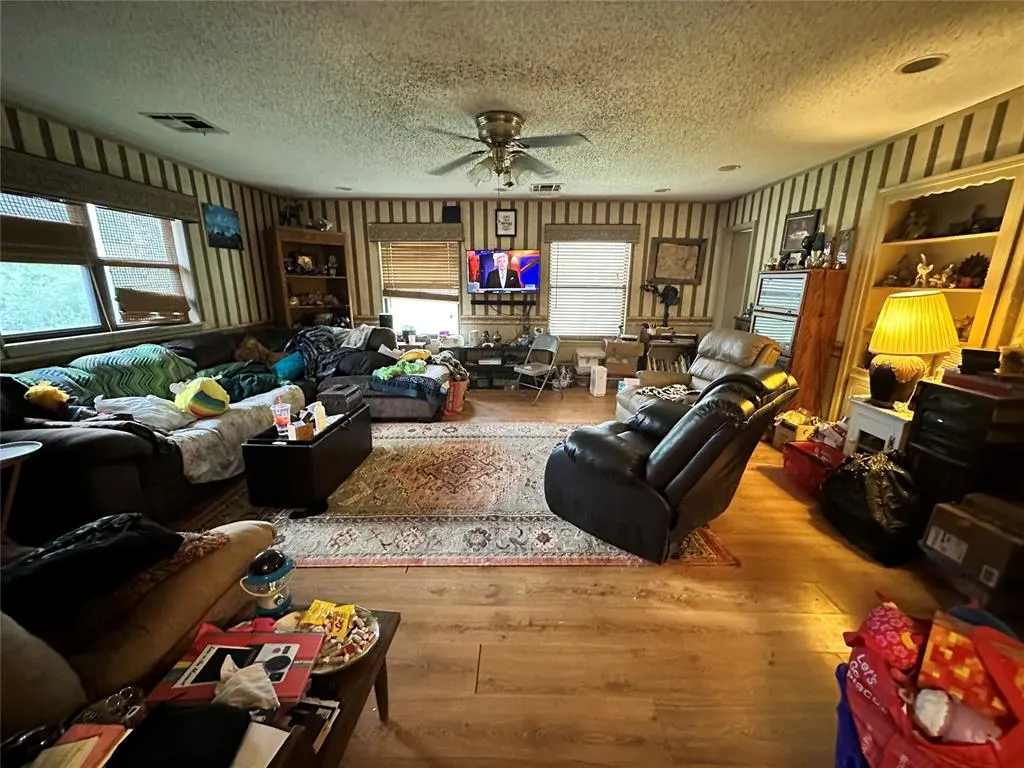 Photo 9 — 4520 NW 46th Street, Warr Acres, OK 73122