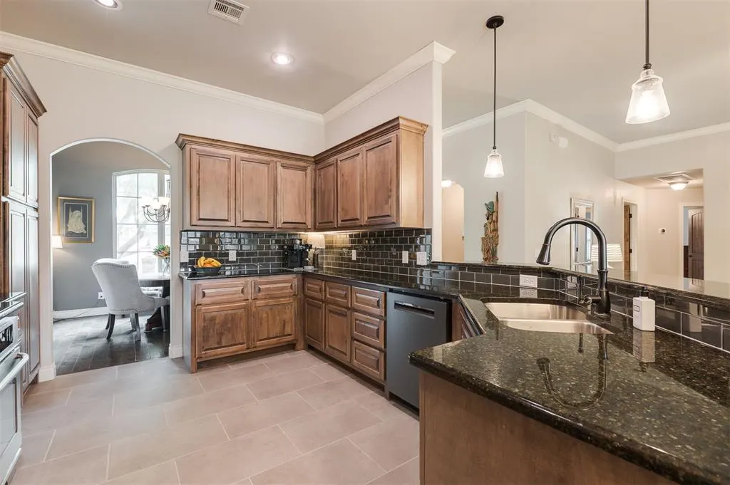 Photo 15 — 12605 Chateaux Road, Oklahoma City, OK 73142