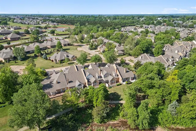 Photo 4 — 605 Aberdeen Road, Edmond, OK 73025