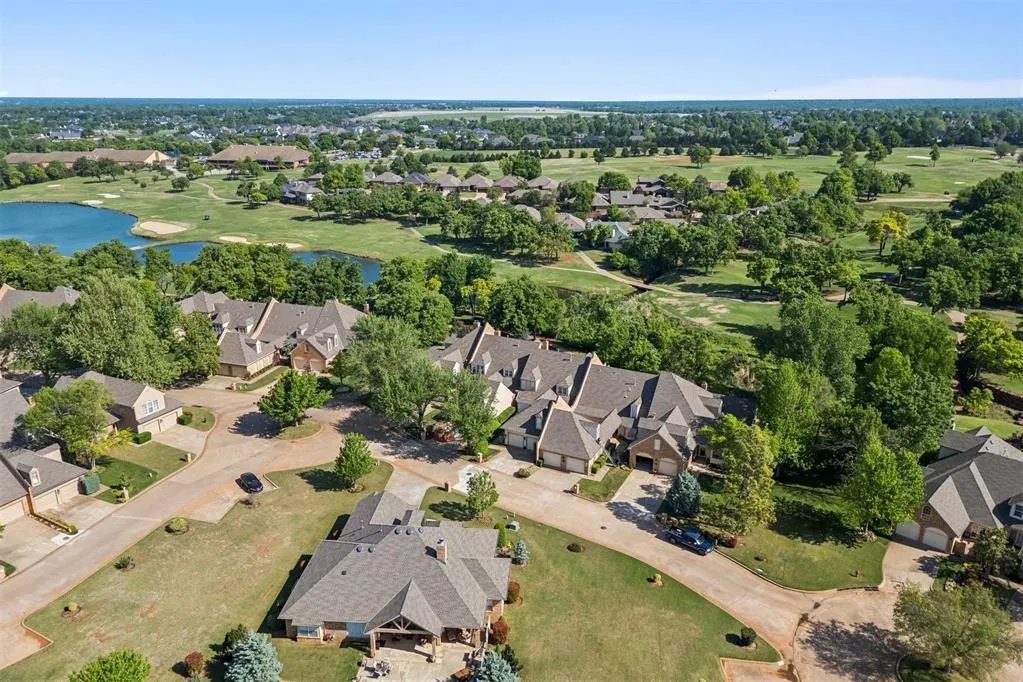 Photo 6 — 605 Aberdeen Road, Edmond, OK 73025