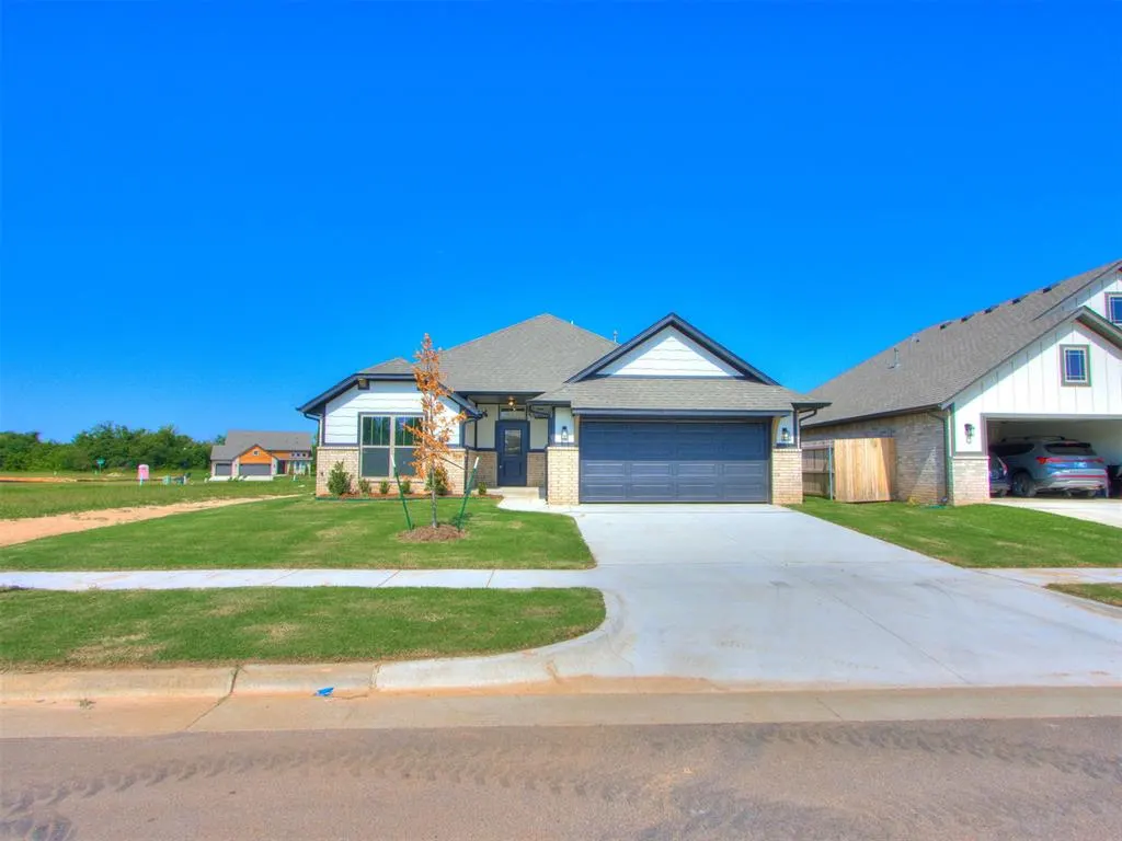 Photo 3 — 7701 Wilshire Woods Drive, Yukon, OK 73099