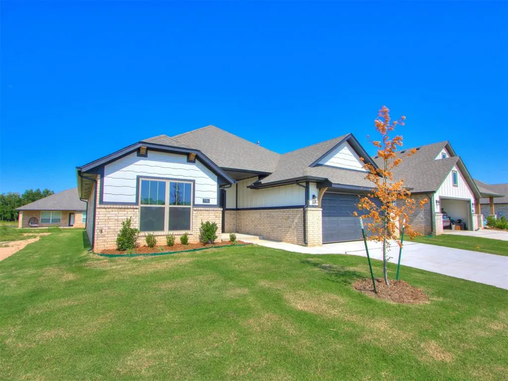 Photo 4 — 7701 Wilshire Woods Drive, Yukon, OK 73099