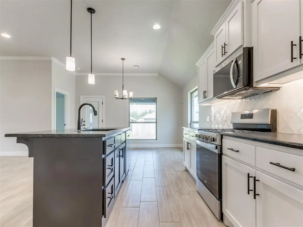 Photo 35 — 7701 Wilshire Woods Drive, Yukon, OK 73099