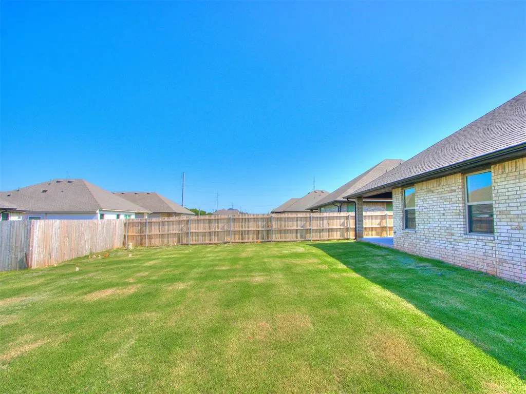 Photo 38 — 7701 Wilshire Woods Drive, Yukon, OK 73099