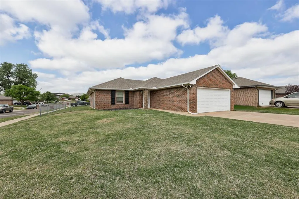 Photo 3 — 8501 Durland Way, Oklahoma City, OK 73114